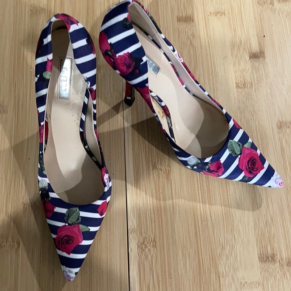 Guess Striped Pumps